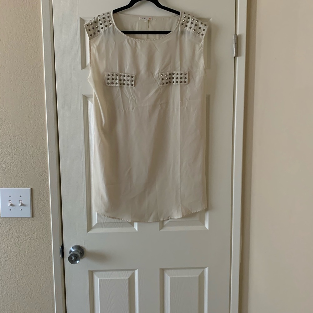 Sleeveless dress